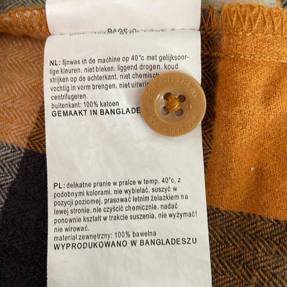 Mountain Warehouse Button Down - Picture 5 of 5